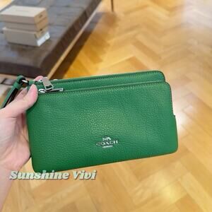 NWT Coach Double Zip Wallet CU919 Silver / Kelly Pebbled Leather